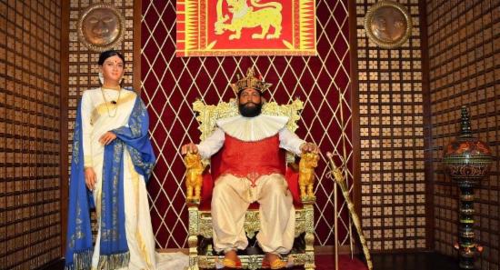 Lifelike Wax Figures Bring Kandyan History to Life